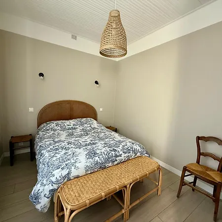 Casa de Férias Maison Charmante Pres De La Avec Wifi, Au Coeur De - Fr-1-652-60