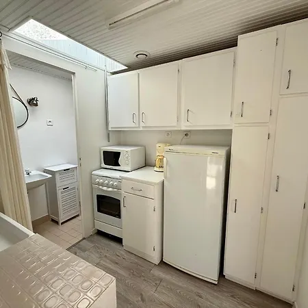 Hébergement de vacances Maison Charmante Proche Et Commerces Avec Wifi - Fr-1-652-60