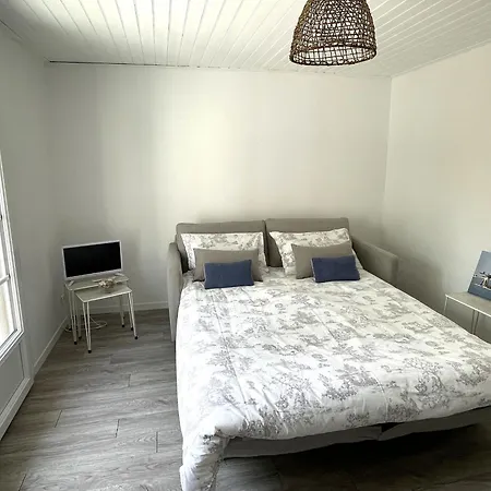 Maison Charmante Pres De La Avec Wifi, Au Coeur De - Fr-1-652-60 別荘 *