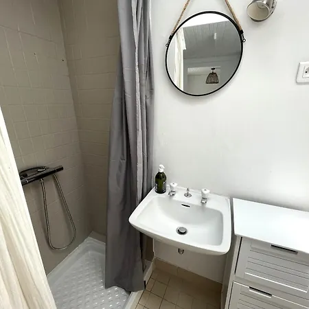 Maison Charmante Pres De La Avec Wifi, Au Coeur De - Fr-1-652-60 別荘 *