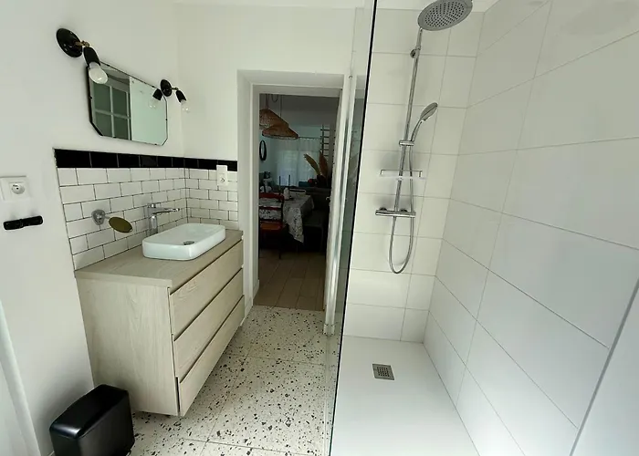 Casa de Férias Maison Charmante Pres De La Avec Wifi, Au Coeur De - Fr-1-652-60 *