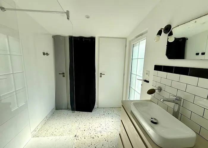 Maison Charmante Pres De La Avec Wifi, Au Coeur De - Fr-1-652-60