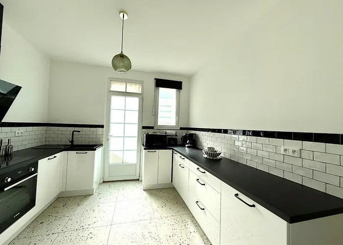 Casa de Férias Maison Charmante Pres De La Avec Wifi, Au Coeur De - Fr-1-652-60 *