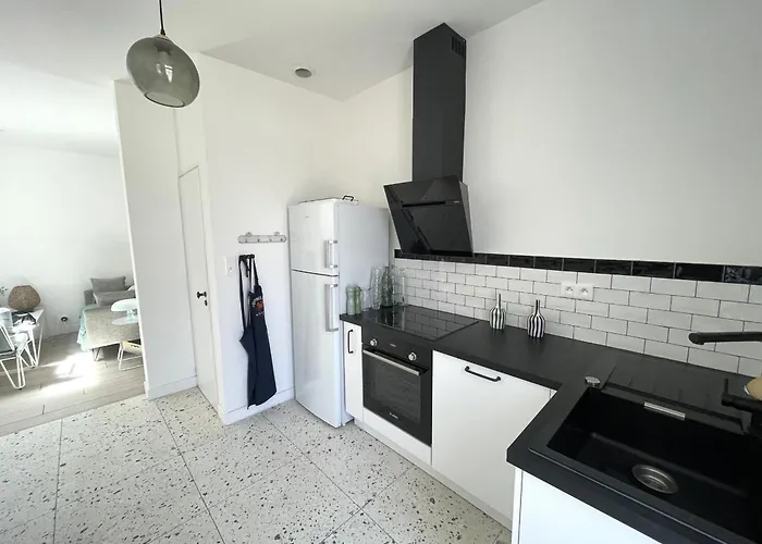 Maison Charmante Pres De La Avec Wifi, Au Coeur De - Fr-1-652-60 *